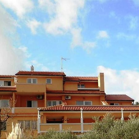 Apartments Melita Супетарська Драґа Екстер'єр фото